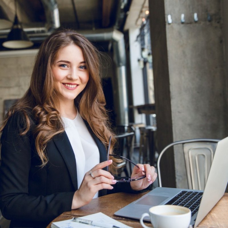 Sou especialista em Marketing Digital e Estratégico. Graduação em MKT